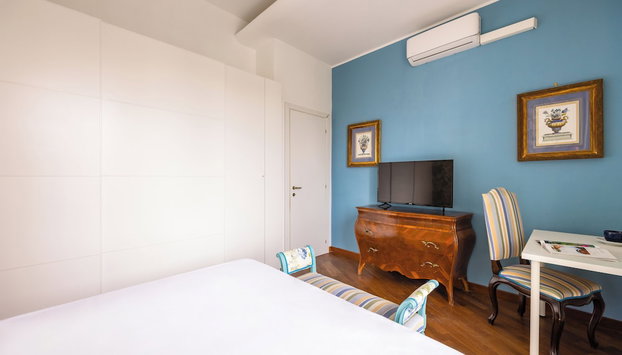 Blue Tea Flat at Piazza Carità - Foto 5, Habitación