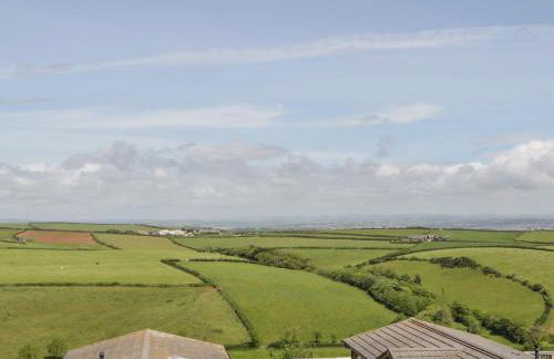 Three Views Lodge - Photo 16