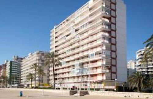 The beach and the sea in front of you - Photo 3