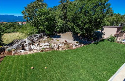 2 Bedroom Lovely Apartment In Viskovo - Photo 12