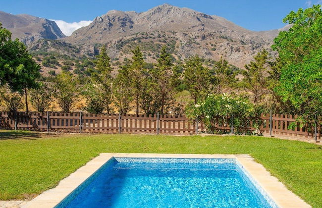 Spiros Beach Villa Large Private Pool Walk to Beach Sea Views A C Wifi Car Not Required - 971 - Foto 7