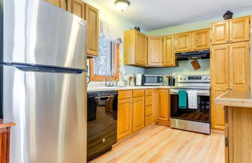 7 Mi to Mt Snow Resort Family Home with Fire Pit! - Foto 9