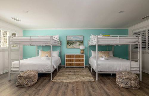 Huge House with Pool! Sleeps 16 - BBQ - Shuffleboard - Foto 29