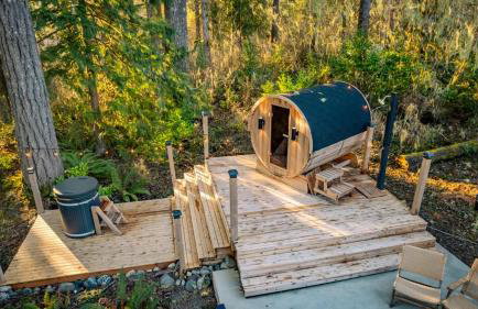 Riverfront getaway with sauna near mountains and hiking - Foto 54