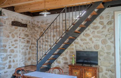 Casale nel Verde con Piscina e Vista - Foto 29