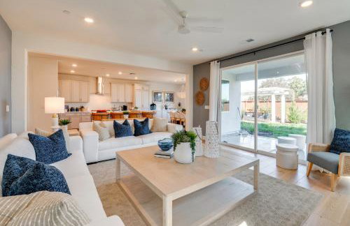 Elegant and Spacious Retreat with Yard in Woodland! - Foto 12