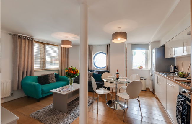 Base Serviced Apartments - The Docks - Photo 15