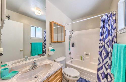 Scenic Hideaway with Deck and Grill about 6 Mi to Ruidoso! - Foto 17