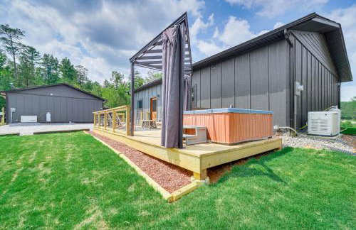 Hot Tub & Mtn Views: Pet-Friendly Englewood Cabin - Photo 26