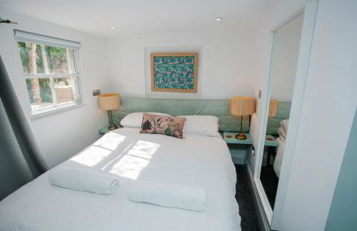 Town Centre Oasis with Two Hot Tubs - Photo 9