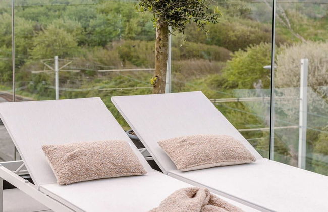 Luxurious Penthouse With Beautiful Seaview - Photo 23