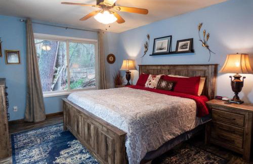 Spacious Catskills Home with Covered Hot Tub - Foto 33
