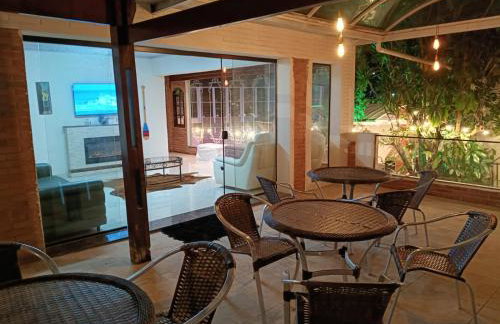 Casa Show - Hospedagem e Day use para grupos - com piscina aquecida - Foto 29