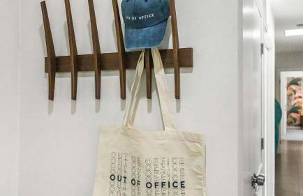 Vibrant Palm Springs Getaway w Pool BBQ Modern Design Taylor House by AvantStay - Foto 34