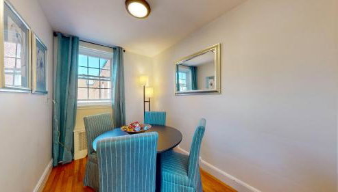 Bright 2br In Brookline - Photo 5