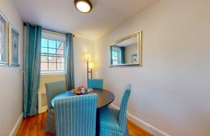 Bright 2br In Brookline - Photo 5