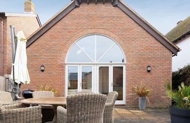 Superior House for 6 Near Beach w Parking Garden - Foto 4