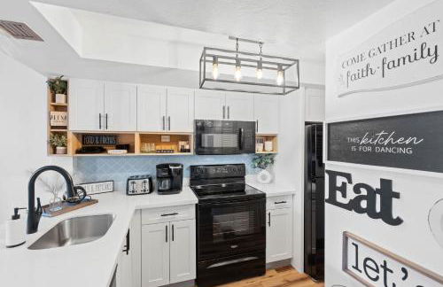 Spend Your Vacation in Luxury with Pool Views - Foto 11