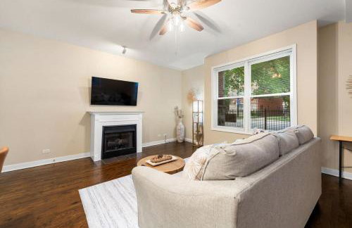 Stylish 2BR Walk to Rush UIC 10 Min Downtown Chicago Free Parking Wifi - Foto 7