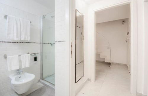 Right House - Characteristic Marina District - Photo 42