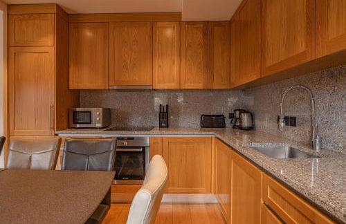 Grand Paradis- Modern 3 bedroom apartment with spectacular views - Photo 15