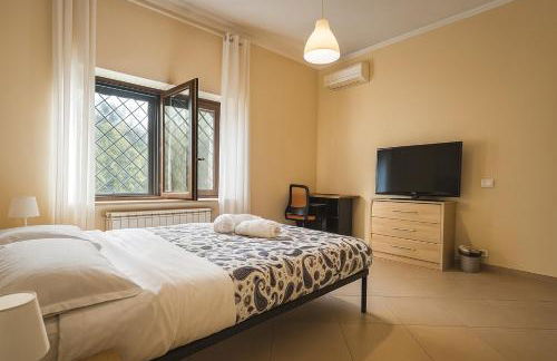 Free parking 5 minutes from the bus stop - Foto 12