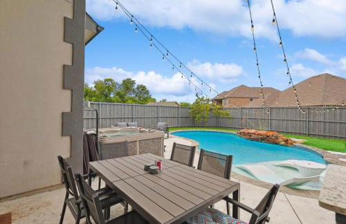 Vibrant Texas Escape - 5BR, Pool & Hot Tub - Foto 40