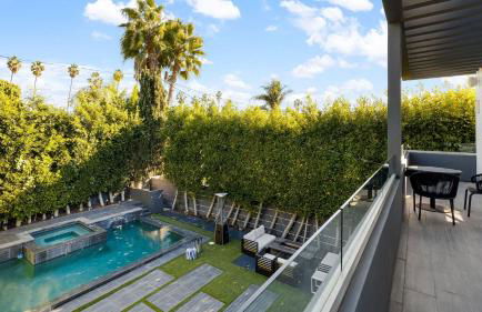 Private LA Retreat w Pool Hot Tub Fire Pit Near Melrose Ave The Martel House by AvantStay - Foto 23