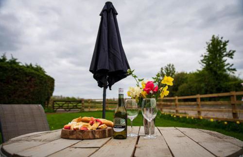 Luxury Barn Conversion with Hot Tub- 'Blackbird' - Foto 10