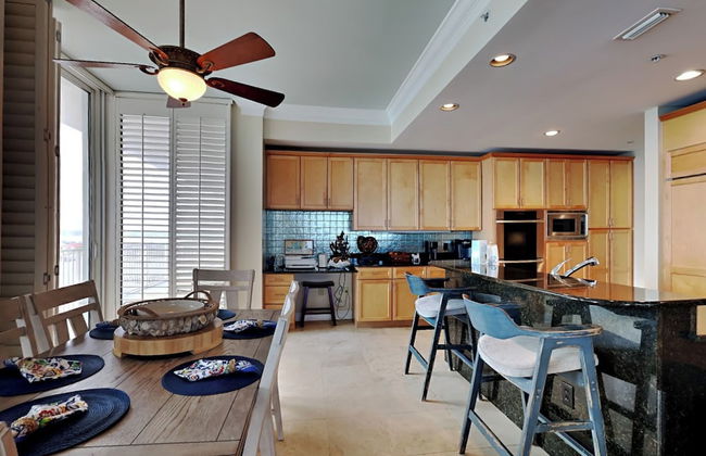 Mediterranean by Southern Vacation Rentals - Foto 30