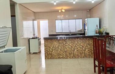 Casa com Piscina Próxima ao MotoGP Ideal para Grupos - Foto 8