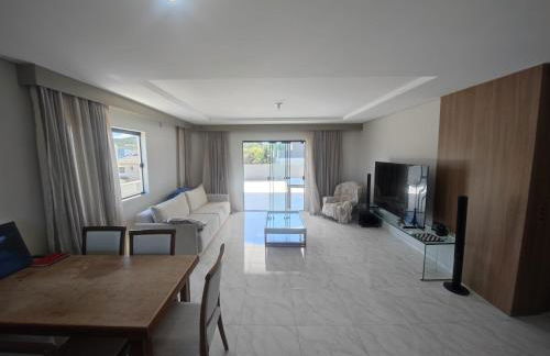 Linda cobertura no campeche próximo a praia - Foto 1