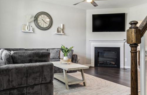 Family-Friendly 4BR Home with BBQ & Free Parking - Foto 1