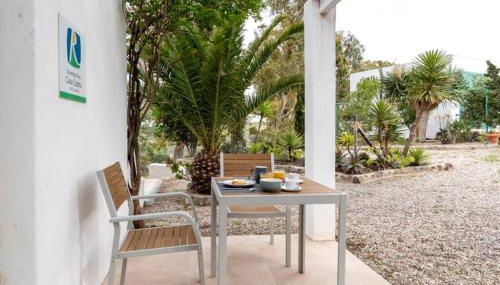 TurAlmeria - Casa Tranquila con Jardín y Aparcamiento privado - Foto 4