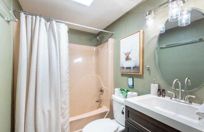 Lakeshore Oasis by Avantstay Private Beach, Views, Hot Tub, Volleyball - Foto 44