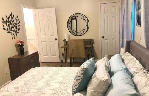 * Radiant Retreat * King Bed * Long Term Stays * - Foto 15