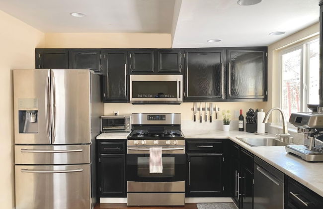 DT Reno - Classy Vacation Home w Backyard Patio - Foto 5