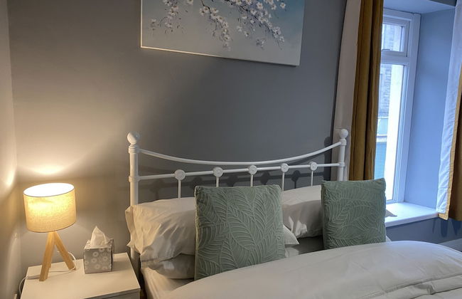 2 Bed Flat - Sleeps 6 - Pets - Parking - Wifi - Foto 6