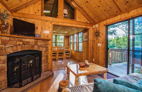 Family Cabin on 6 Acres with Lake Access and Hot Tub! - Foto 4