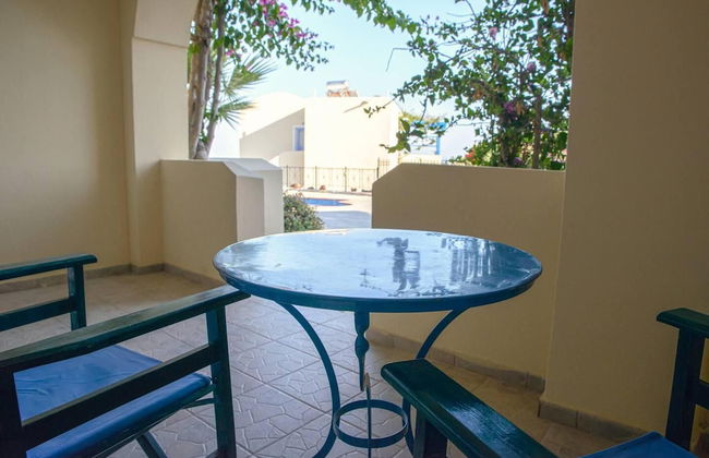 Santorious Cavehouse - Photo 28