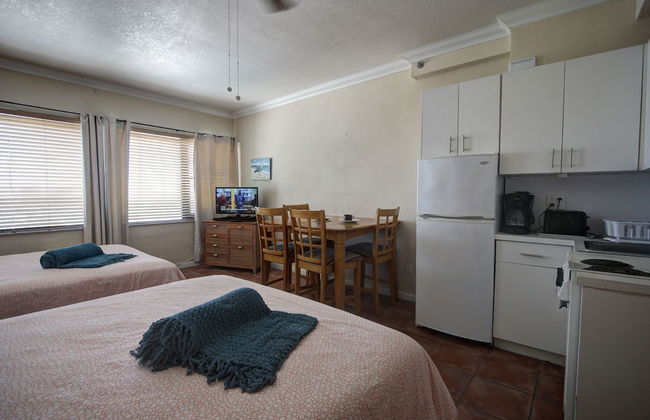 Deluxe Studios and Apartments at the Casablanca - Photo 11