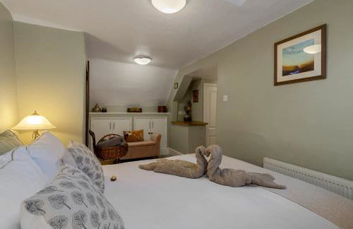 Gallery Lodge Holiday Home - Short Stays UK - Photo 17