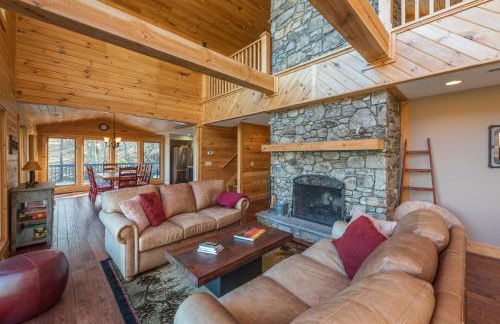 Blue Ridge Bliss Gorgeous home with hot tub & stunning views - Foto 39