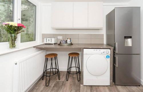 Large House in Looe, Near Beach and Bars with Great Views, Free Parking and Free Access to a Nearby Indoor Swimming Pool - Foto 15