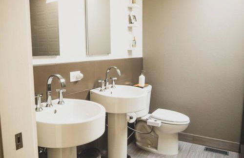 Fenced Yard, Walkable, Parking! - Photo 18