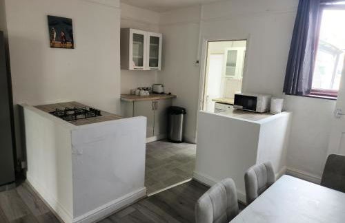 Doncaster Serviced Accommodation - Apartments - 3 Bed House-Close To A1 & M18 - Contractors - Business Travellers - Families - Foto 7