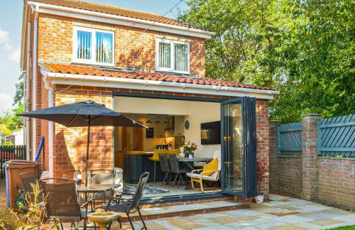 Rowan House - Photo 2