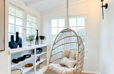 Modern 2-Bedroom Gem Close to Beverly Hills - DOH2 - Photo 1