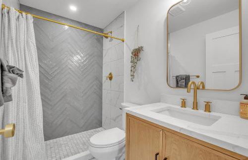 Renovated Ski In Out Condo King Bed Patio Grill - Foto 52