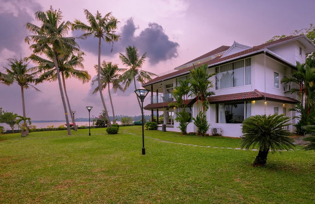 BLUSALZ MANOR Waters Edge Kochi - Foto 28